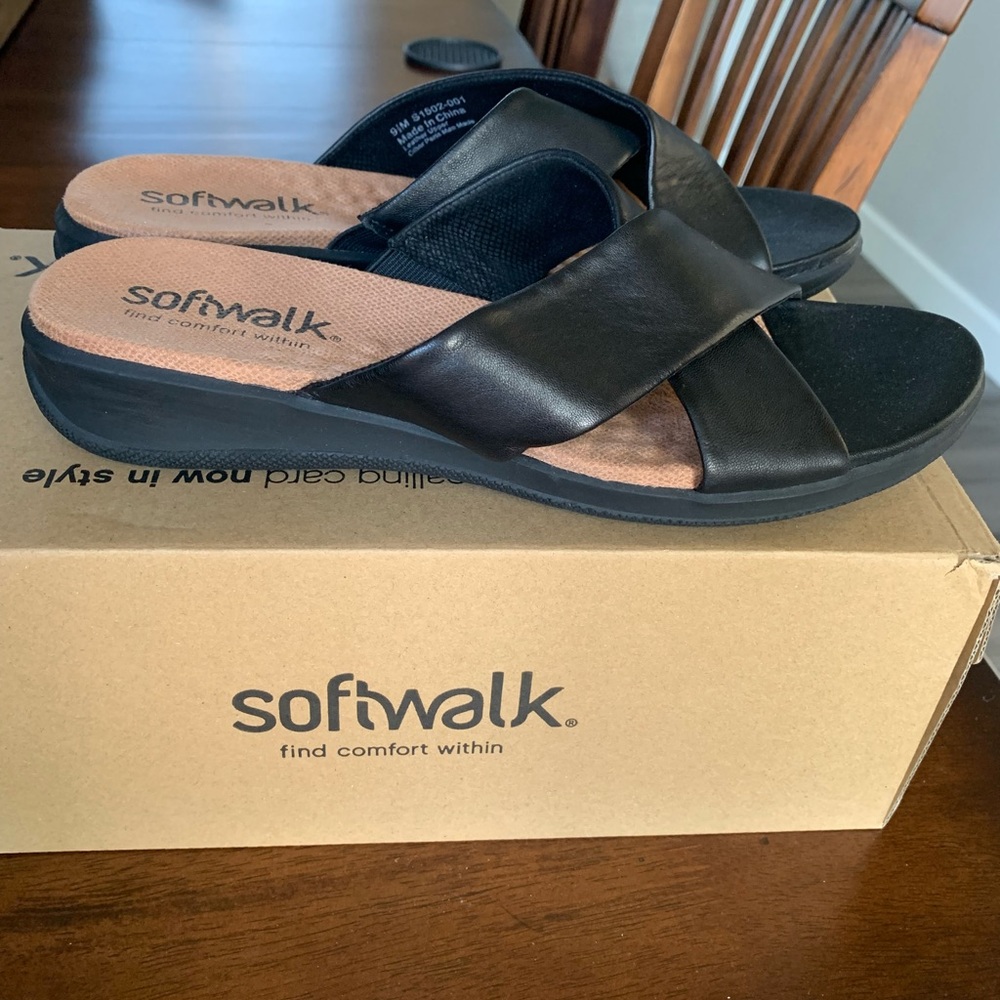 SOFTWALK black leather slide sandals 9.5 EUC